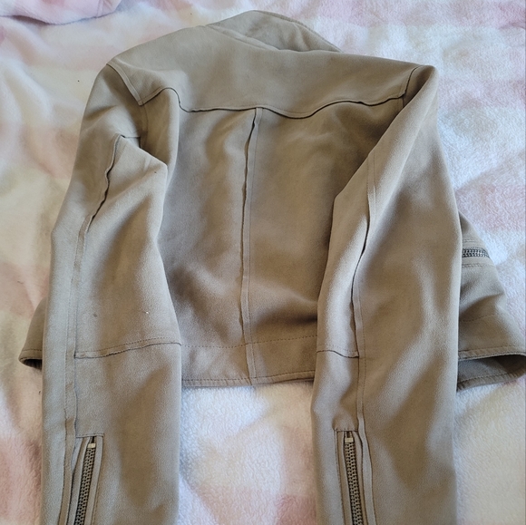 Leather jacket - Picture 2 of 3